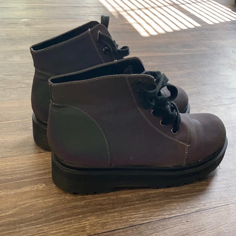 YRU ‘Slayr Rainbow Reflective’ Platform